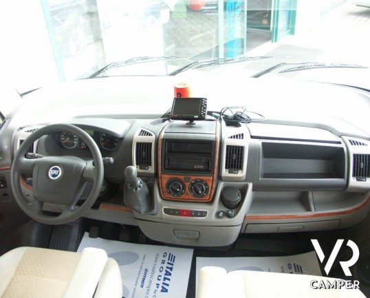 Hymer B 514 SL Gold Edition: camper motorhome usato a Torino, compatto nelle dimensioni con letto matrimoniale in coda, garage e basculante in cabina.