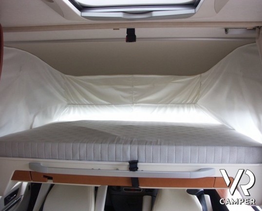 Hymer B 514 SL Gold Edition: camper motorhome usato a Torino, compatto nelle dimensioni con letto matrimoniale in coda, garage e basculante in cabina.