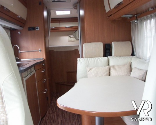 Hymer B 514 SL Gold Edition: camper motorhome usato a Torino, compatto nelle dimensioni con letto matrimoniale in coda, garage e basculante in cabina.