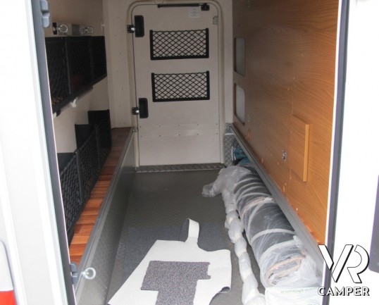 Hymer B 518 SL: camper usato motorhome a Torino, garage, compatto nelle dimensioni, con frigorifero grande e meccanica Fiat Ducato 3.0 M-Jet