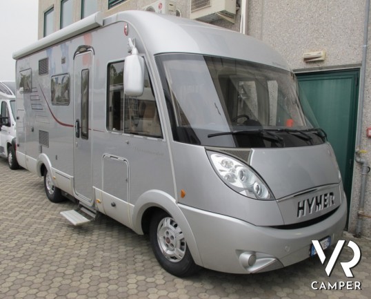 Hymer B 518 SL: camper usato motorhome a Torino, garage, compatto nelle dimensioni, con frigorifero grande e meccanica Fiat Ducato 3.0 M-Jet