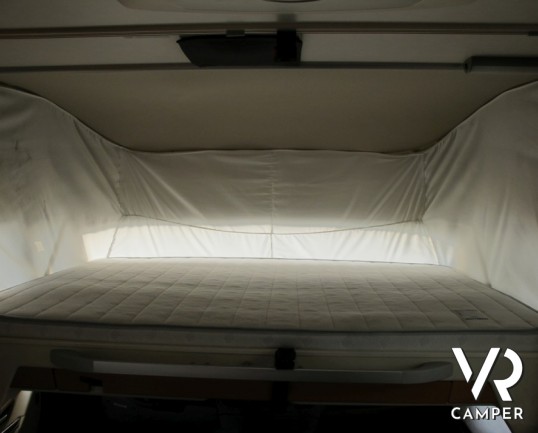 Hymer B 524 SL: camper motorhome Hymer usato con letto singolo posteriore e doppio pavimento AL-KO con gavoni passanti