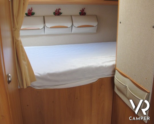 Hymer B 524 SL: camper Hymer motorhome usato con letto singolo posteriore, dinette a L, garage e bagno con doccia separata