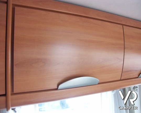 Hymer B 524 SL: camper usato motorhome con letti a castello posteriore e frigorifero da 160 litri. Telaio Al-Ko doppio pavimento con serbatoi coibenta