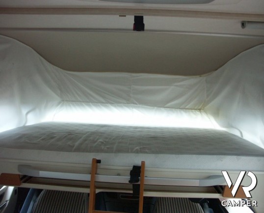 Hymer B 524 SL: camper usato motorhome con letti a castello posteriore e frigorifero da 160 litri. Telaio Al-Ko doppio pavimento con serbatoi coibenta