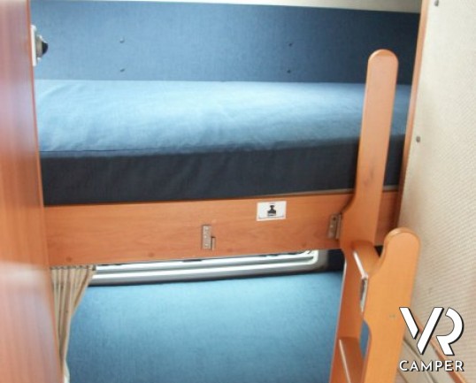 Hymer B 524 SL: camper usato motorhome con letti a castello posteriore e frigorifero da 160 litri. Telaio Al-Ko doppio pavimento con serbatoi coibenta