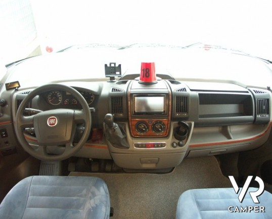 Hymer B 544 SL: camper usato motorhome con doppio pavimento AL-KO passante, full optional