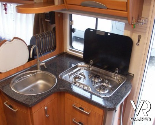 Hymer B 544 SL: camper usato motorhome con doppio pavimento AL-KO passante, full optional