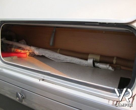 Hymer B 584 Classic: camper usato Hymer con divanetto e tavolo bar, pochi chilometri e lunghezza contenuta.