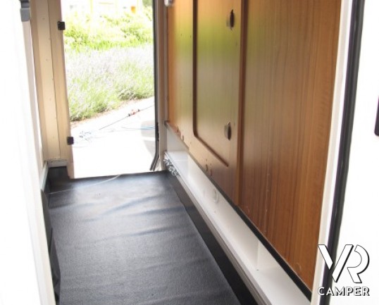 Hymer B 584 DL: evoluzione del B544, con garage, doccia separata, frigorifero grande e garage, tutto sul nuovo modello Hymer Dynamic Line