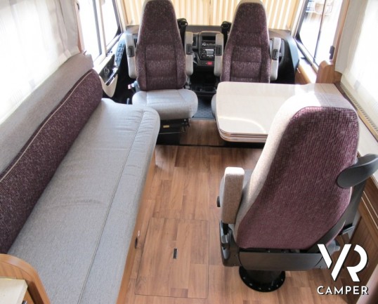 Hymer B 584 DL: evoluzione del B544, con garage, doccia separata, frigorifero grande e garage, tutto sul nuovo modello Hymer Dynamic Line