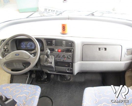 Hymer B 584: camper motorhome usato 3 posti letto, con portamoto originale Hymer, condizionatore cabina e sospensioni ad aria per una migliore stabili