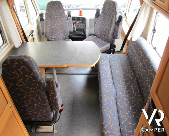 Hymer B 584: camper motorhome usato 3 posti letto, con portamoto originale Hymer, condizionatore cabina e sospensioni ad aria per una migliore stabili