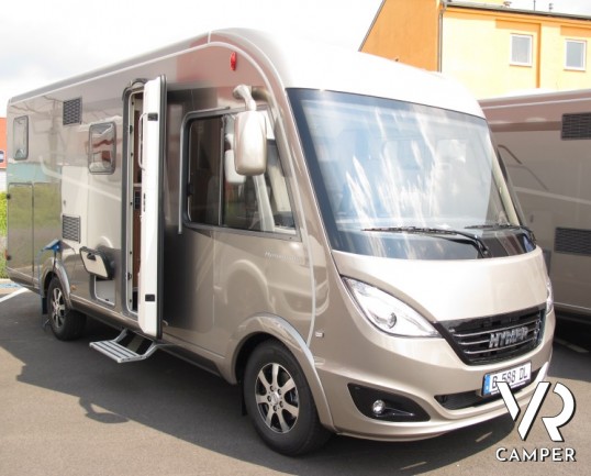 Hymer B 588 DL:camper nuovo motorhome con letti gemelli posteriori e garage alto 122 centimetri