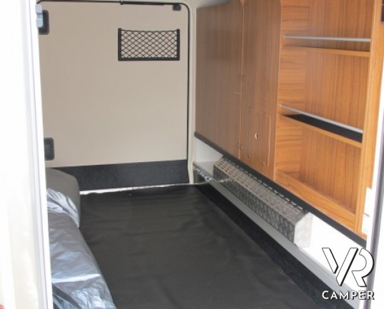 Hymer B 588 DL:camper nuovo motorhome con letti gemelli posteriori e garage alto 122 centimetri