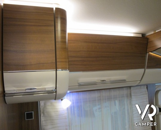 Hymer B 588 DL: camper nuovo motorhome in Piemonte, letti gemelli con ampio garage, camper leggero in patente B