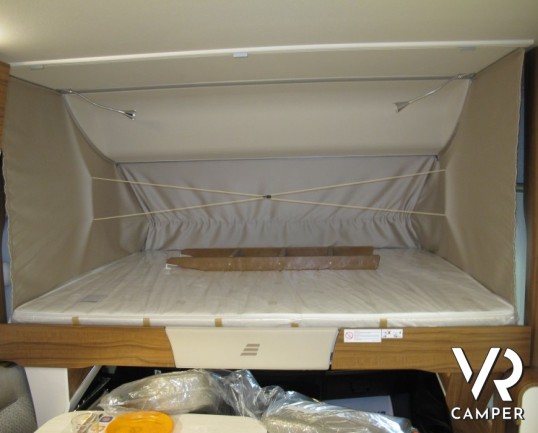 Hymer B 588 DL: camper nuovo motorhome in Piemonte, letti gemelli con ampio garage, camper leggero in patente B