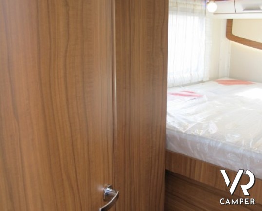 Hymer B 594 DL: motorhome nuovo a Torino con ampio garage e nuova generazione di camper, lusso e leggerezza.