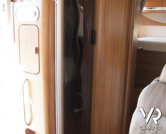 Hymer B 594 Premium Line: il massimo del motorhome tedesco, sotto i 7 metri di lunghezza con ampio garage e doppio pavimento, il motorhome per eccelle