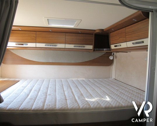 Hymer B 594 Premium Line: il massimo del motorhome tedesco, sotto i 7 metri di lunghezza con ampio garage e doppio pavimento, il motorhome per eccelle