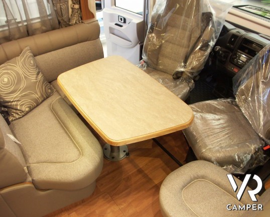 HYMER B 594 PREMIUM LINE: camper motorhome nuovo Hymer in Piemonte con ampio garage, bagno e doccia separata, lunghezza sotto i 7 metri.