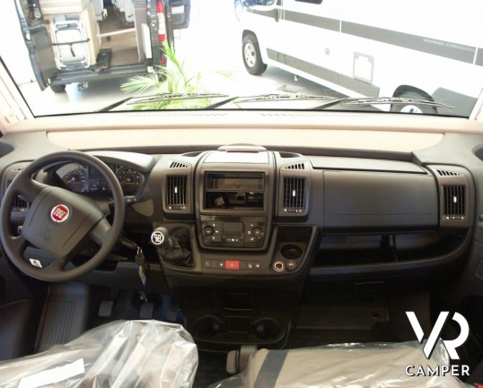 HYMER B 594 PREMIUM LINE: camper motorhome nuovo Hymer in Piemonte con ampio garage, bagno e doccia separata, lunghezza sotto i 7 metri.