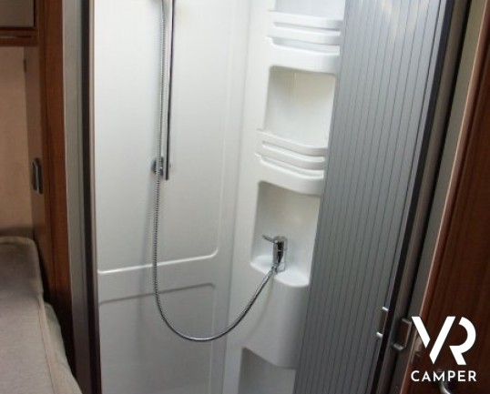 Hymer B 594 Premium Line: camper motorhome usato recente con garage, bagno doccia separata e sotto i 7 metri di lunghezza