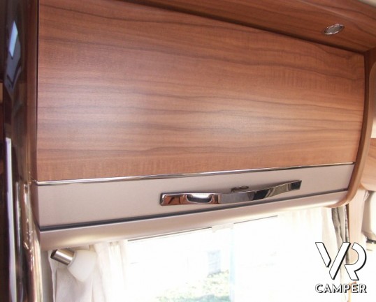 Hymer B 594 Premium Line: camper motorhome usato recente con garage, bagno doccia separata e sotto i 7 metri di lunghezza