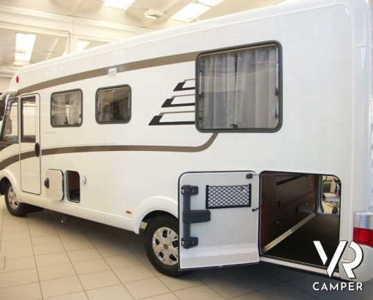 HYMER B 598 PREMIUM LINE: camper nuovo con letto nautico posteriore, bagno e doccia separata, sotto i 7 metri di lunghezza.