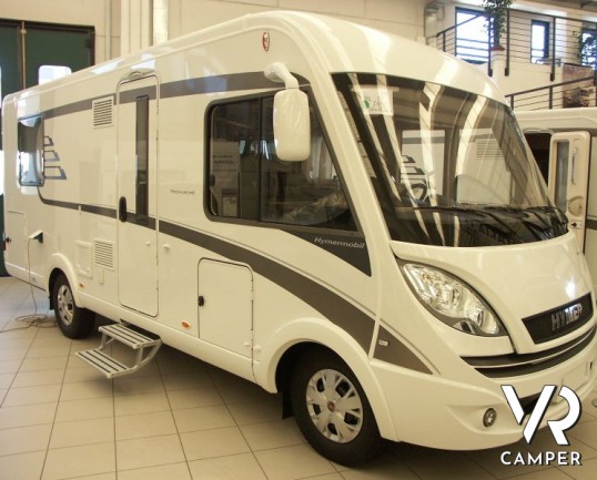 HYMER B 598 PREMIUM LINE: camper nuovo con letto nautico posteriore, bagno e doccia separata, sotto i 7 metri di lunghezza.