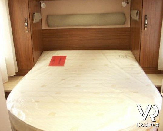 HYMER B 598 PREMIUM LINE: camper nuovo con letto nautico posteriore, bagno e doccia separata, sotto i 7 metri di lunghezza.