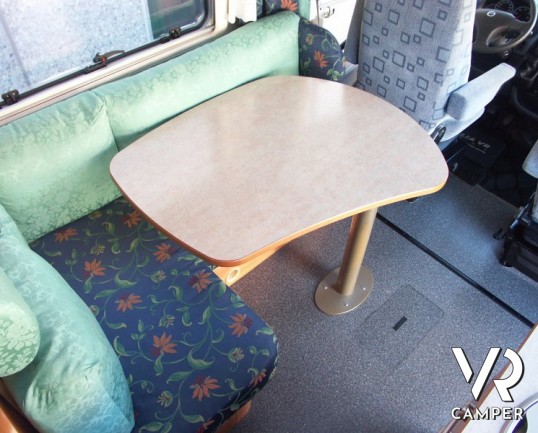 Hymer B 614 G: camper usato motorhome con garage posteriore, generatore di corrente, condizionatore a tetto.