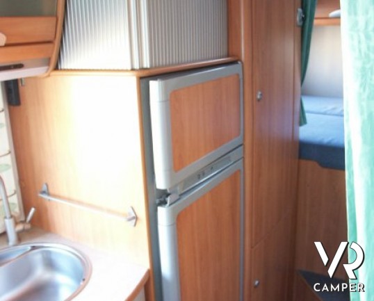 Hymer B 614 G: camper usato motorhome con garage posteriore, generatore di corrente, condizionatore a tetto.