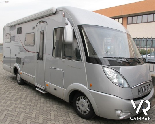 Hymer B 614 SL: camper motorhome usato con grande garage, bagno con doccia separata, frigo grande e grande letto posteriore