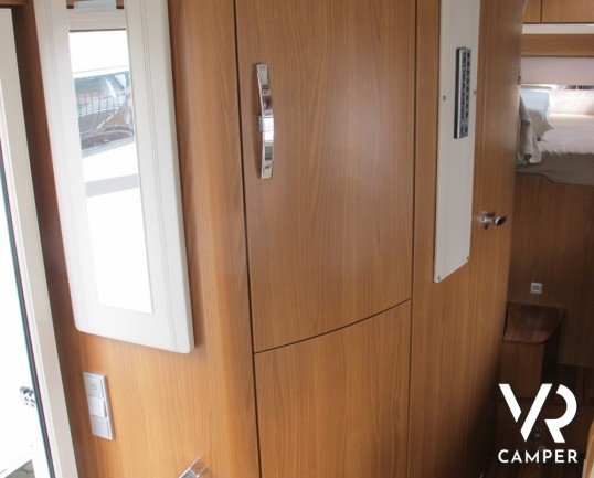 Hymer B 614 SL Star Edition: spendido motorhome Hymer usato con ampio garage, sotto i 7 metri di lunghezza, versione speciale con colorazione Champagn