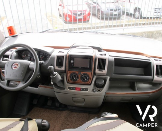 Hymer B 614 SL Star Edition: spendido motorhome Hymer usato con ampio garage, sotto i 7 metri di lunghezza, versione speciale con colorazione Champagn