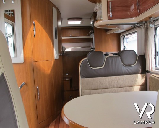 Hymer B 614 SL Star Edition: spendido motorhome Hymer usato con ampio garage, sotto i 7 metri di lunghezza, versione speciale con colorazione Champagn