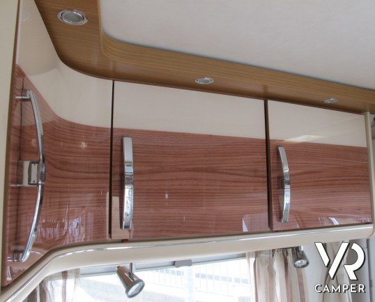 Hymer B 614 SL Star Edition: spendido motorhome Hymer usato con ampio garage, sotto i 7 metri di lunghezza, versione speciale con colorazione Champagn