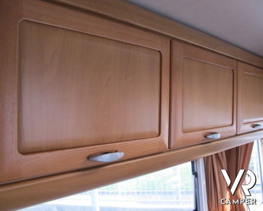 Hymer B Star-Line 640: motorhome Hymer con divano fronte dinette su meccanica Mercedes da 156 cavalli.