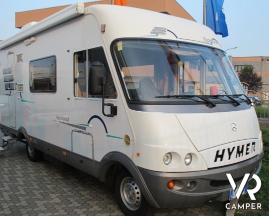 Hymer B Star-Line 640: motorhome Hymer con divano fronte dinette su meccanica Mercedes da 156 cavalli.