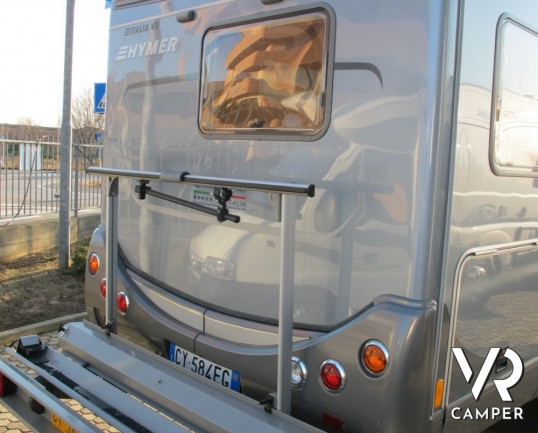 Hymer B 654: Hymoer motorhome usato con letto alla francese, cambio automatico, doppio divanetto anteriore, cerchi in lega e colorazione esterna azzur