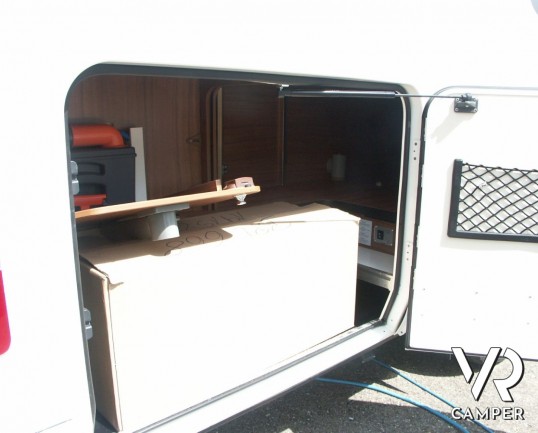 Hymer B 668 Premium Line: motorhome nuovo a Torino con letti gemelli bassi centrali e ampio bagno in coda