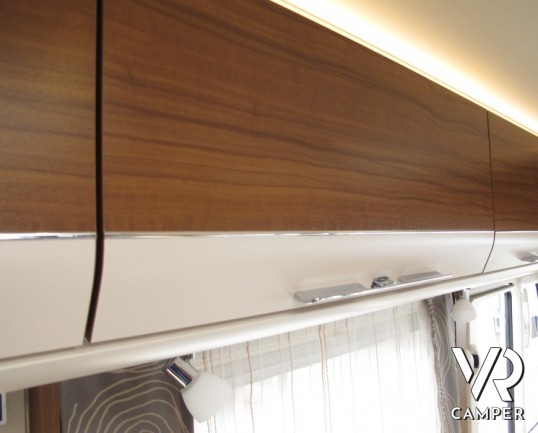 Hymer B 678 DL: nuovo Hymer motorhome con letti gemelli in coda, fino a 5 posti omologati in patente C