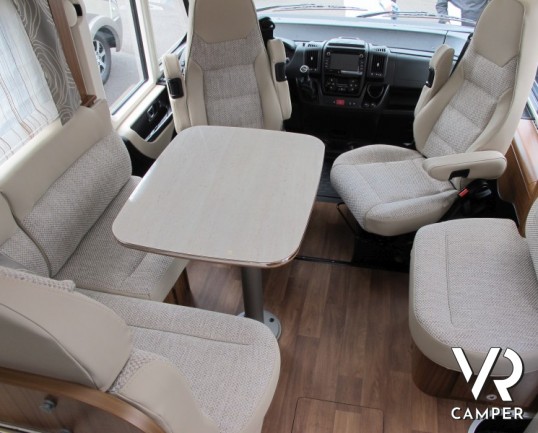 Hymer B 678 DL: nuovo Hymer motorhome con letti gemelli in coda, fino a 5 posti omologati in patente C