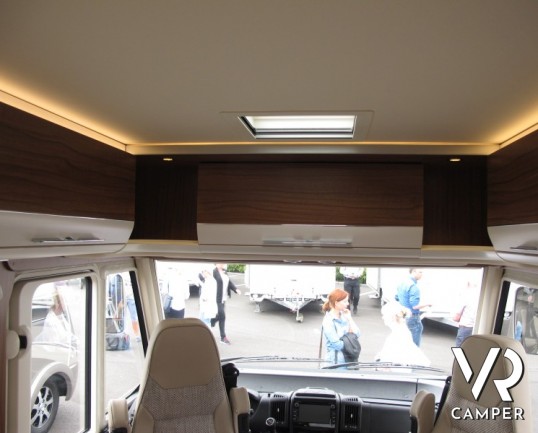 Hymer B 678 DL: nuovo Hymer motorhome con letti gemelli in coda, fino a 5 posti omologati in patente C