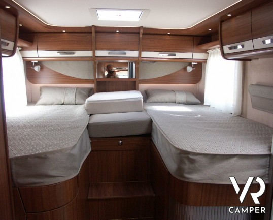Hymer B 678 Premium Line: camper motorhome grande con letti gemelli in coda e garage