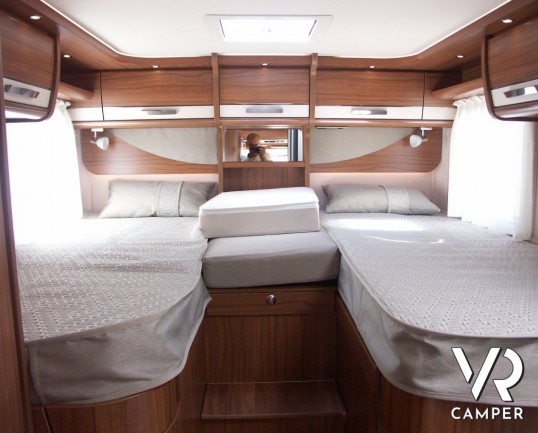 Hymer B 678 Premium Line: camper motorhome grande con letti gemelli in coda e garage