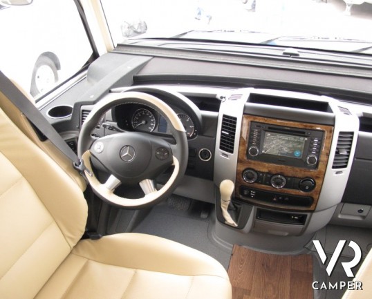 Hymer B 680 Star Line: maxi motorhome nuovo Hymer gemellato, con trazione posteriore, letti gemelli, ampia dinette