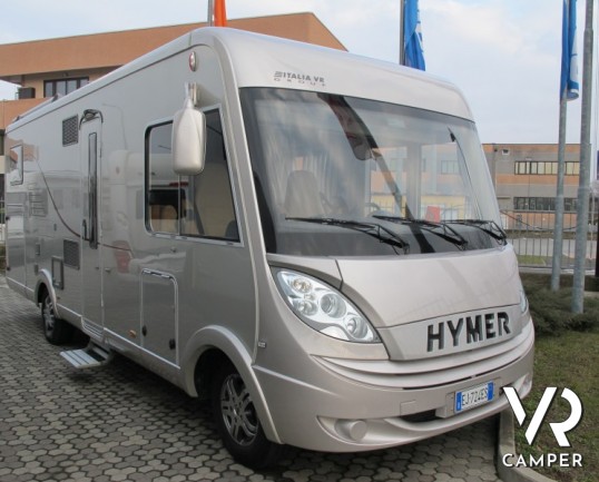 Hymer B 694: motorhome hymer recentissimo con ampio garage e letto matrimoniale, bagno e doccia separata e letto basculante elettrico.