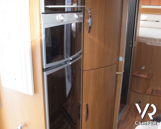 Hymer B 694 SL Star Edition: motorhome hymer usato recente con doppio pavimento, bagno e doccia separato, ampio garage e molto ben accessoriato